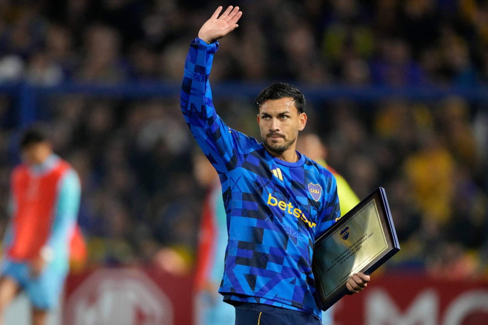 Góc Nhìn HI88: Bắt đầu từ thuở nhỏ, Marca: Sau khi Boca thắng 3-1, Paredes tập phạt đền với con trai